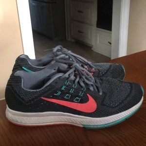 NIKE Zoom Structure 18